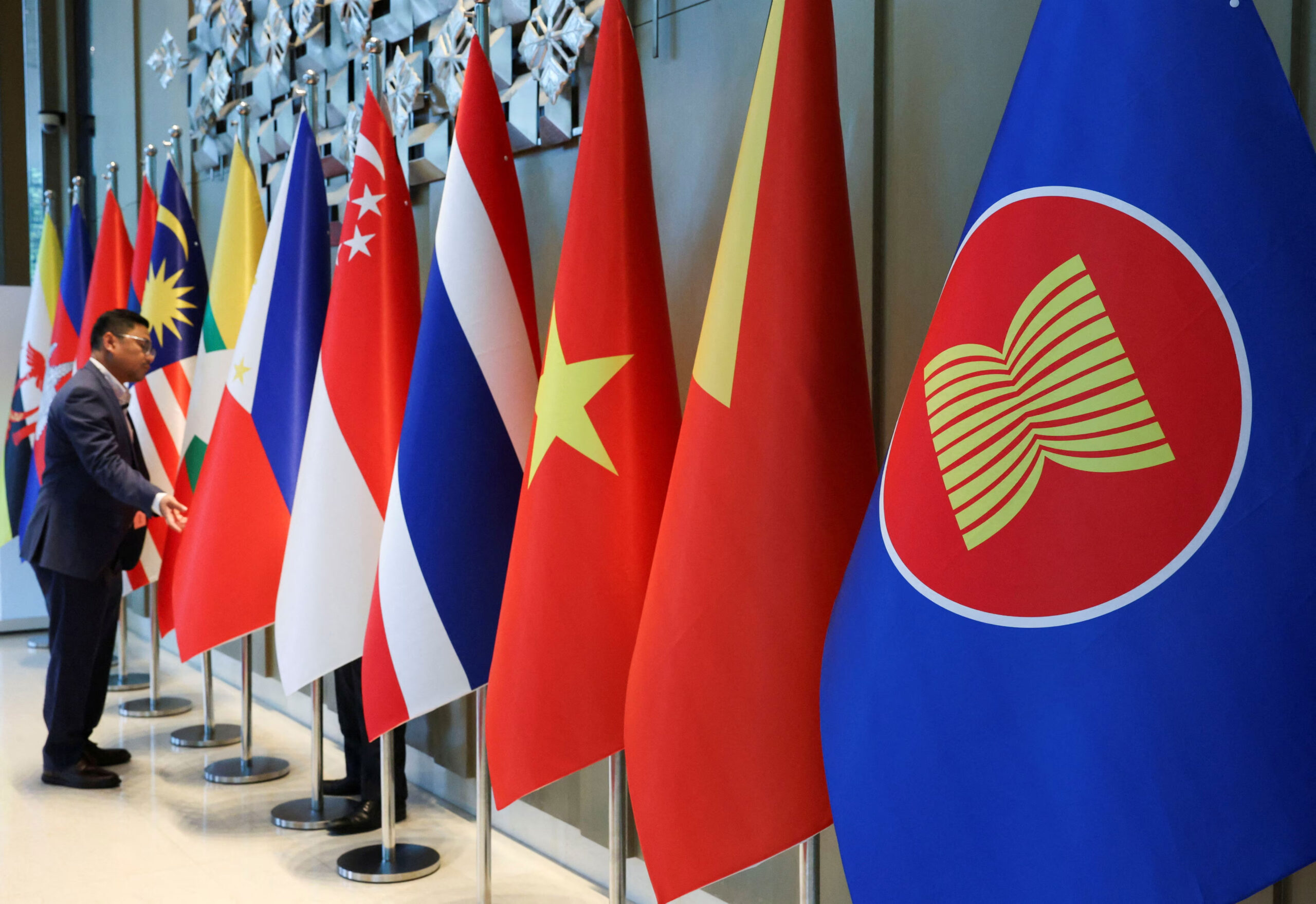 Soft Power Energi Indonesia di Era Transisi Hijau ASEAN